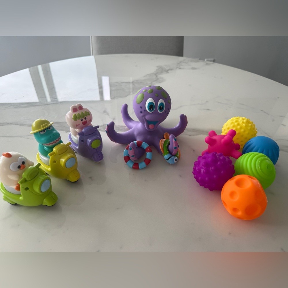 Mix Colorful Adventure Toy Set